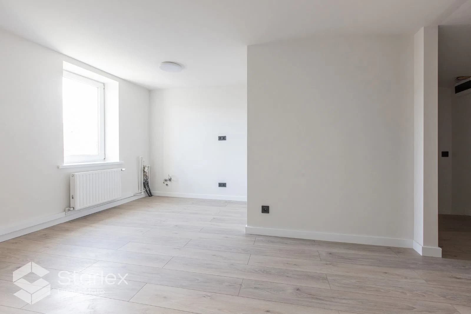 2istabu dzīvoklis centrā ar potenciālu terases izbūvei